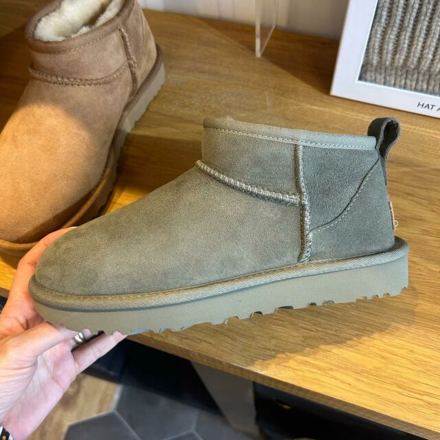 Ultra mini couleur Moss green #mossgreen #classicultramini #ugg